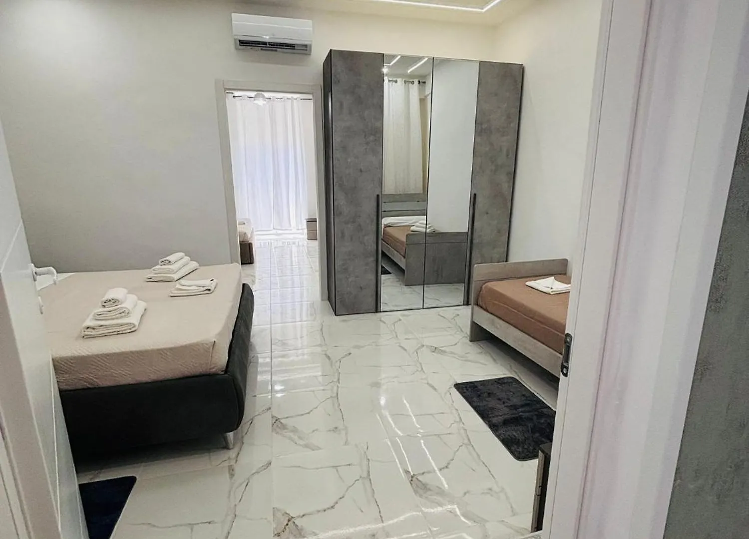 Apartament Dante Suite Bari Italia