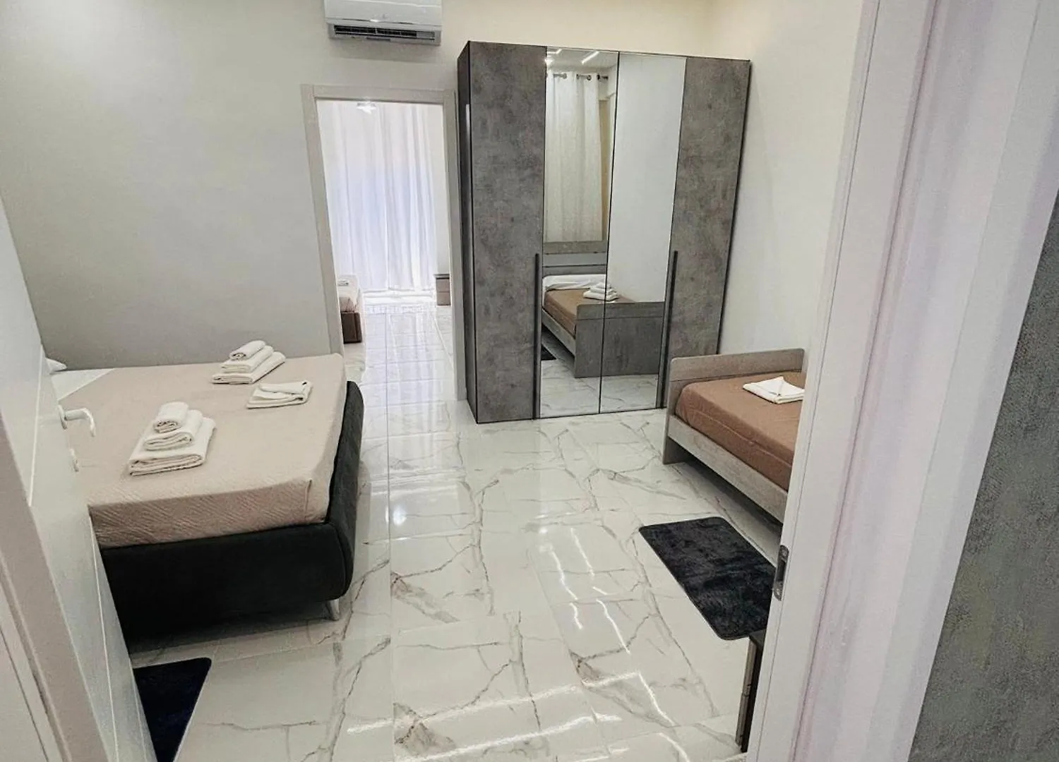 Dante Suite Bari Italia