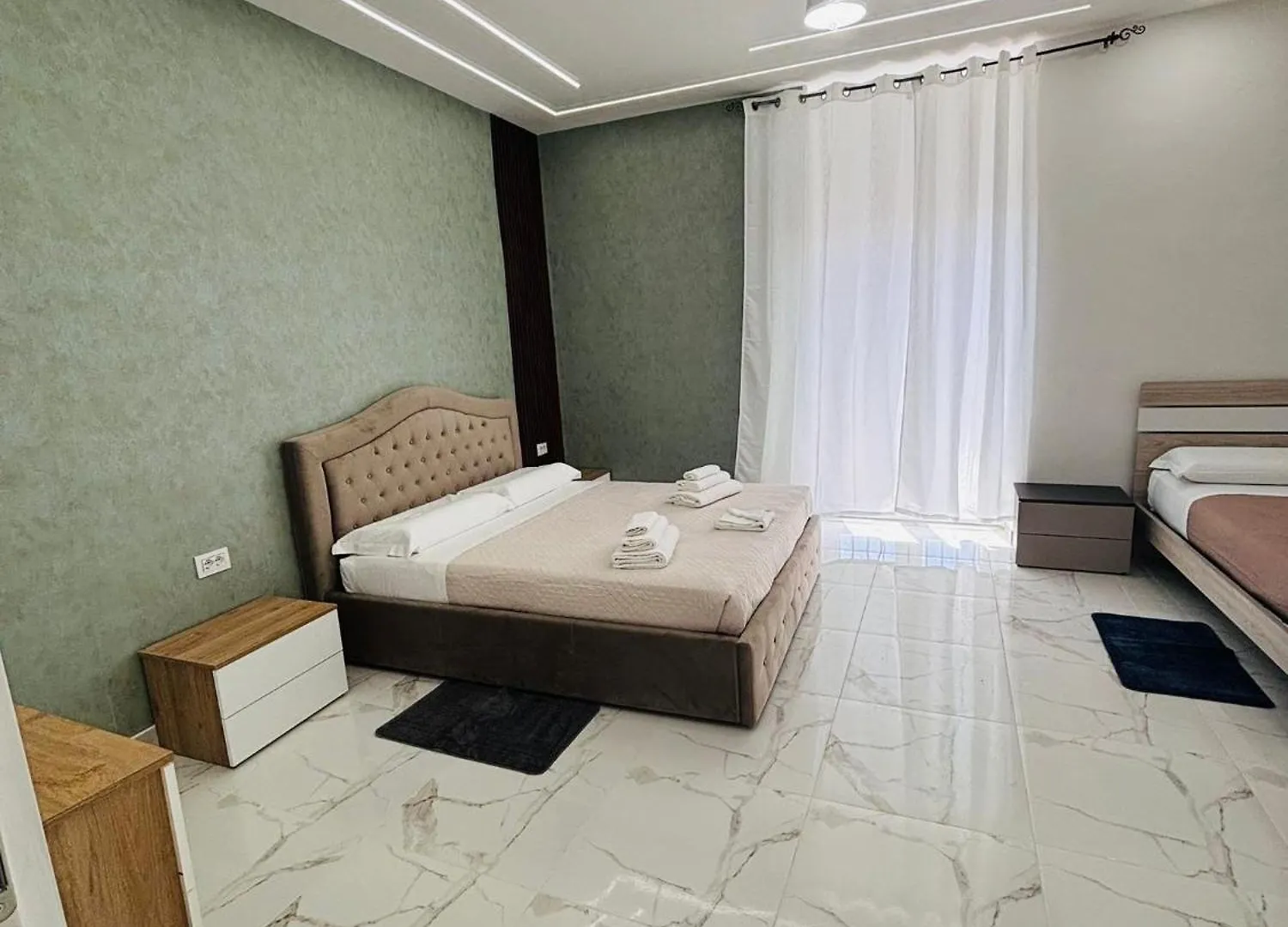 Dante Suite Bari 0*,  Italia