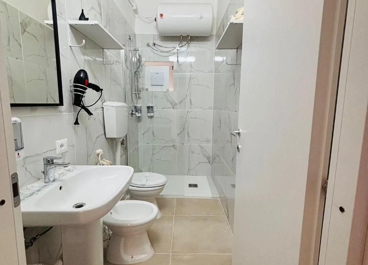 Apartament Dante Suite Bari Italia