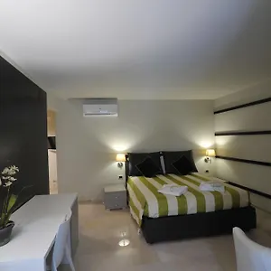 2* B&B Gatto Bianco House